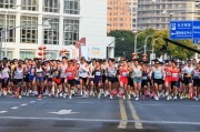魔都眼｜世界跑者大聚会！上海半马吸引60多个国家和地区的选手